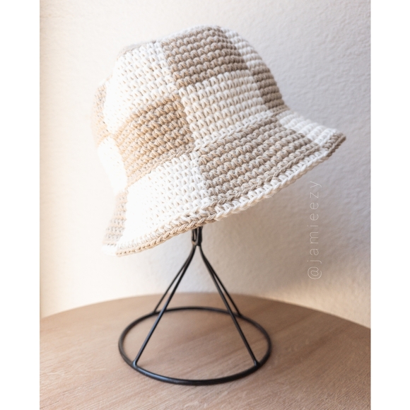 Checkered Crochet Bucket Hat - Cream/Tan (Handmade) - Picture 3 of 11